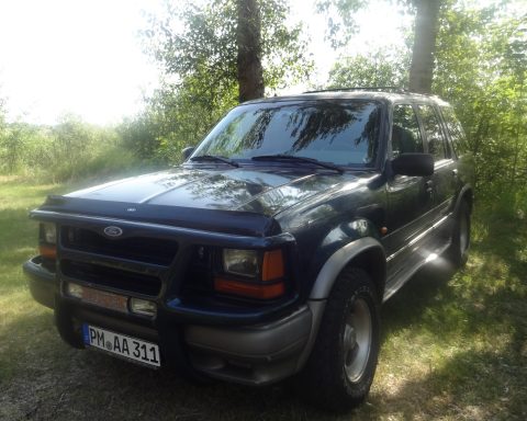 Ford Explorer Parkplatz